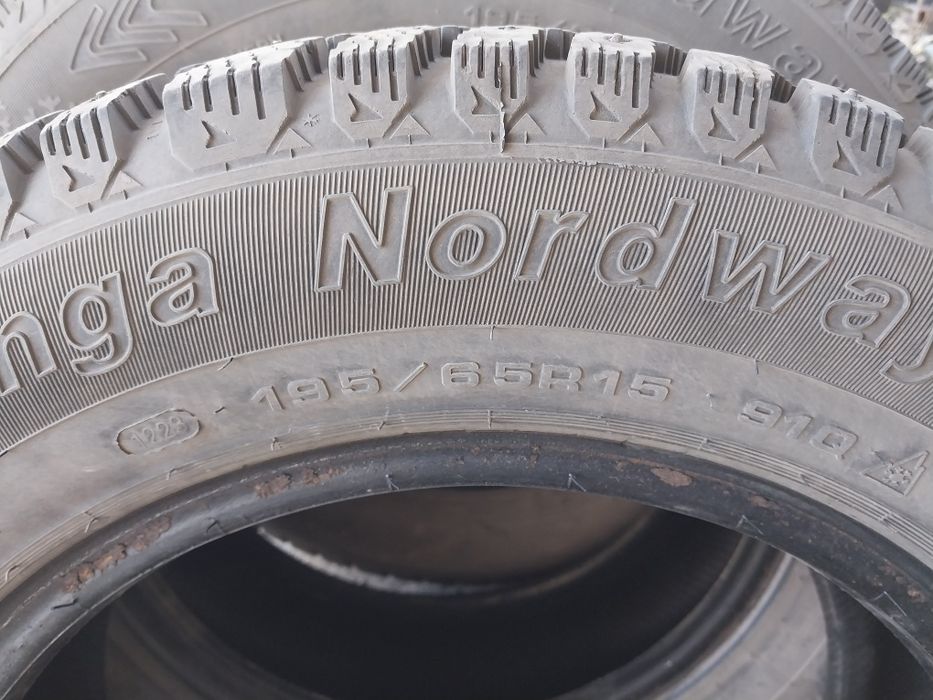 Автошины зимние продам