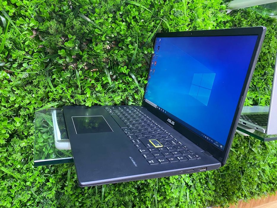 Asus office noutbuk N4020 4/128 SSD holati ideal