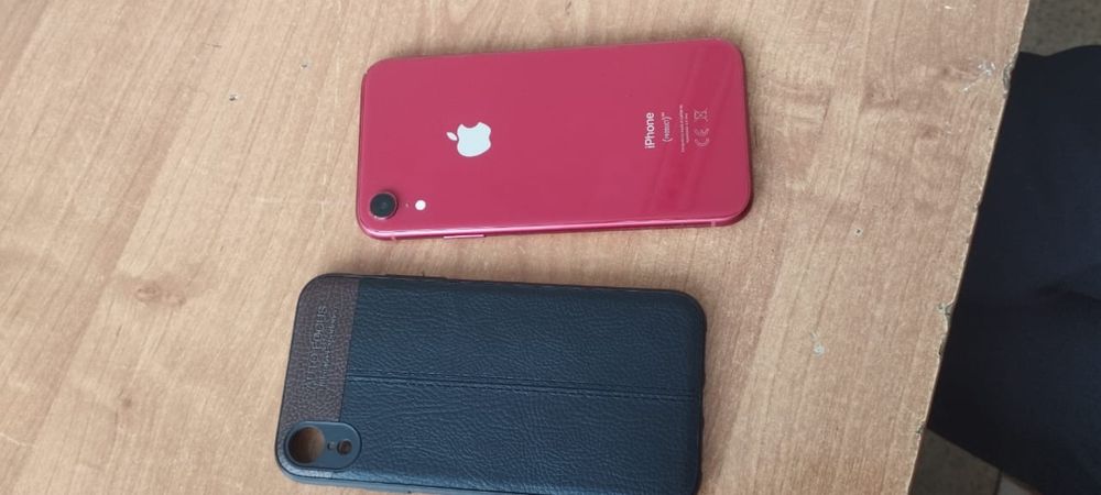 Продам Iphone Xr(red)