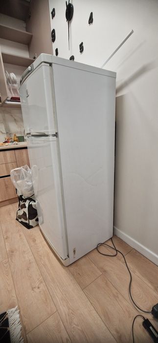 Холодильник Индезит,в отличном состоянии