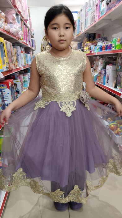 Платье нарядное 9-11лет