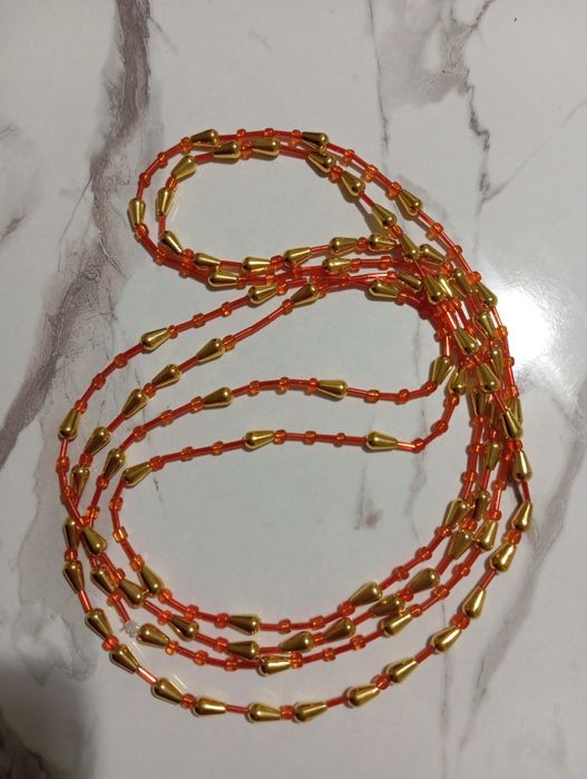 Продам бусы более двух метров