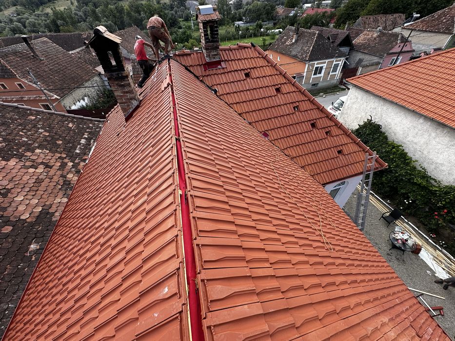 Reparatii acoperisuri montaj tigla metalica dulgherie terase izolatii