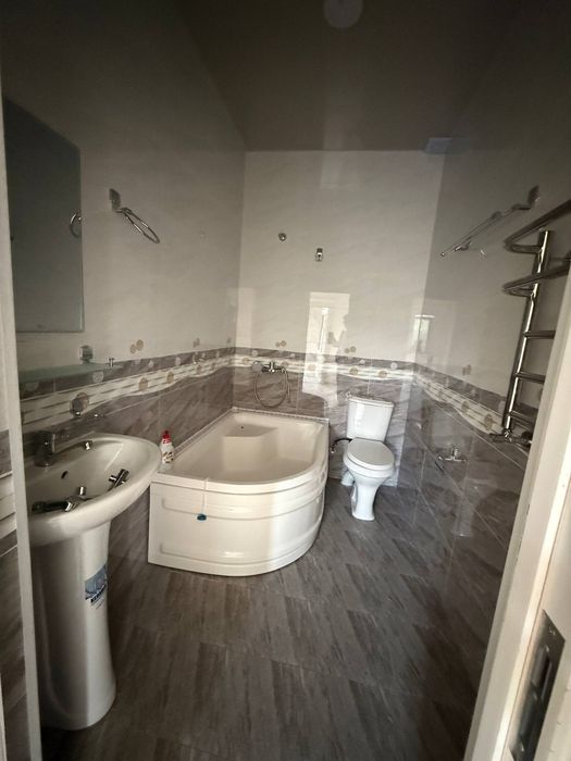 Евро 3 комнатный дом коттедж на Ханабаде