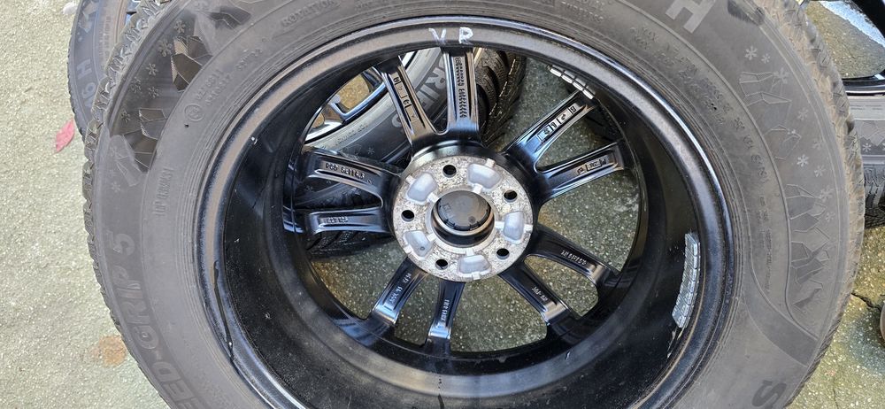 Set complet jante originale si anvelope de iarna Kia Xceed 205/60/R16  5x114.3  ET40 ∅67.1  6.5Jx16 H2  DOT 26/24