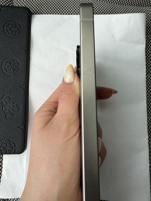 Продавам Samsung S25 ultra 512 gb