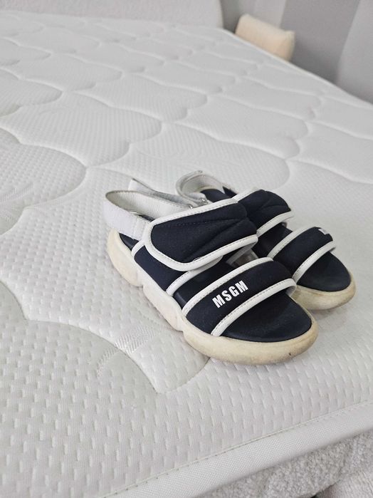 Сандали обувки страхотни