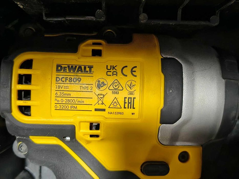Dewalt XR акумулаторен комплект винтоверт и гайковерт
