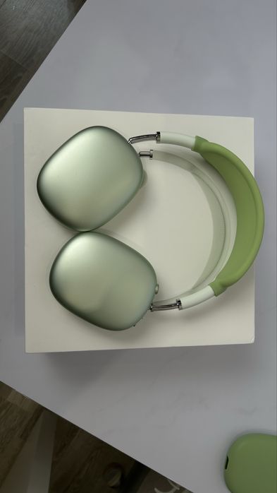 Air Pods Max 150 000