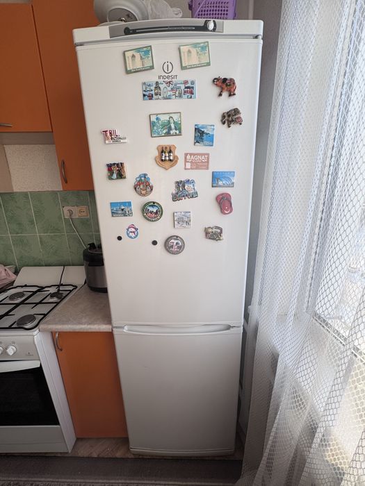 Холодильник INDESIT