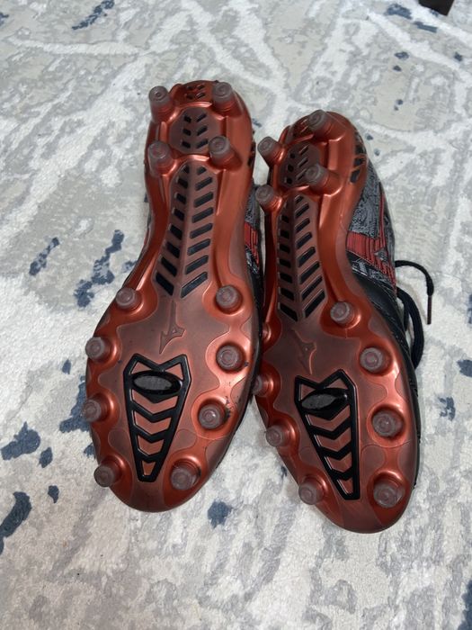 Бутсы Mizuno в хорошем состоянии