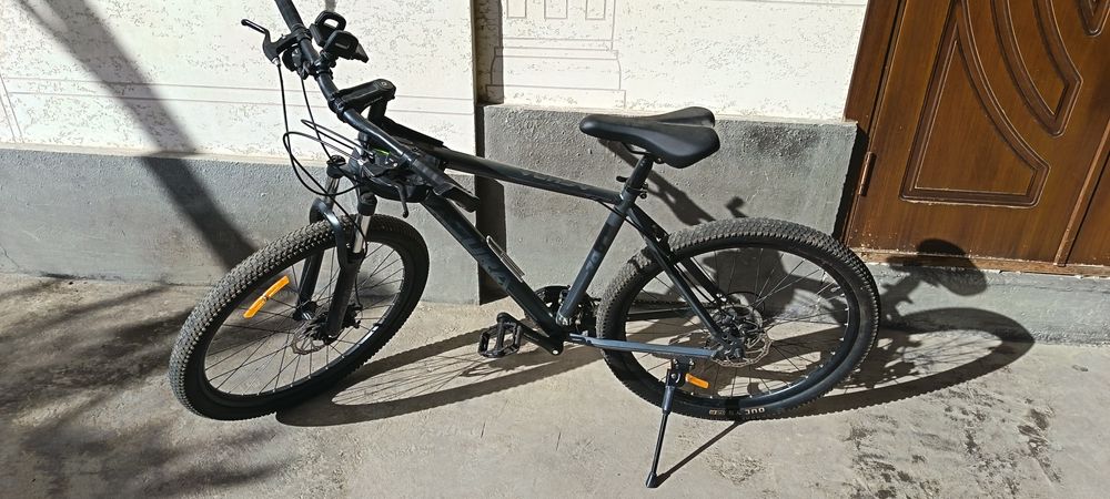 Velosiped Acura sotiladi srochna