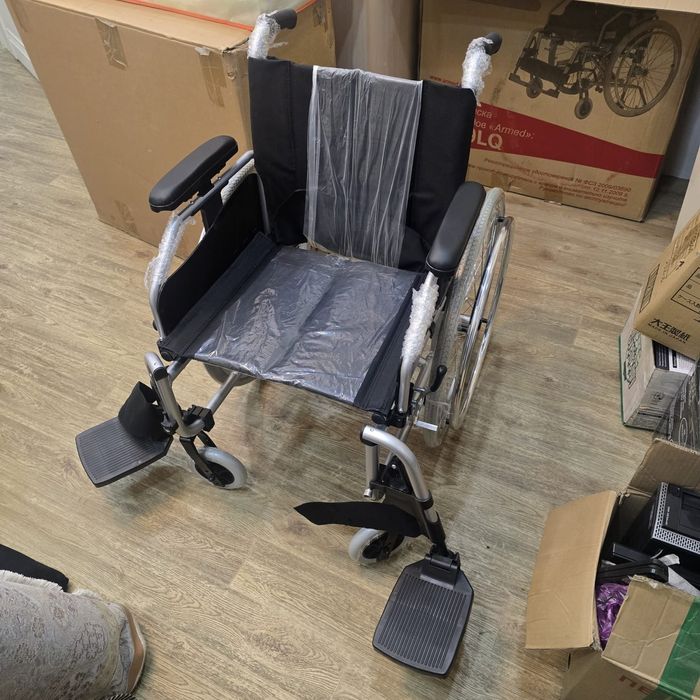 Продам новую инвалидную коляску