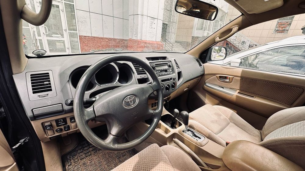 Тойота фортунер 2010