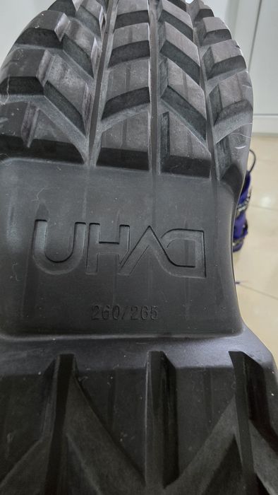 Vând clapari Dahu Dark Knight model 2019 mărimea 42