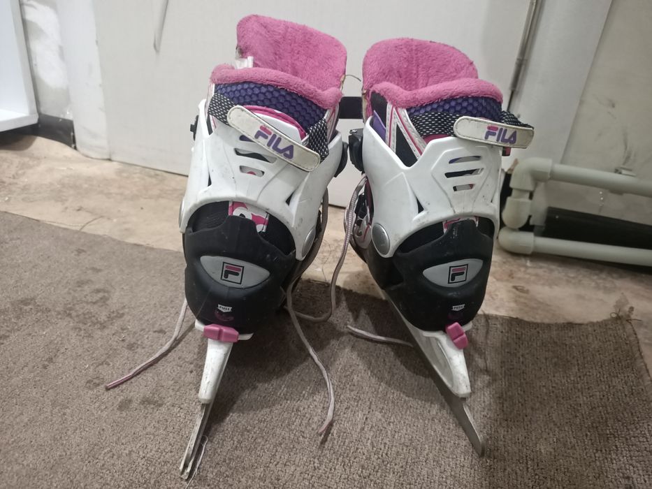 Продаю детские коньки розовые для девочек