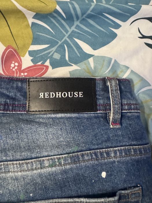 Vand Blugi RedHouse