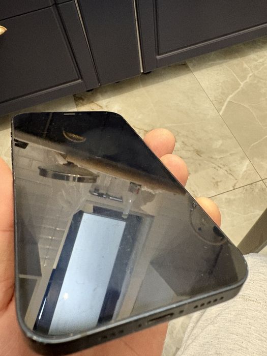 Vand Iphone 12 black