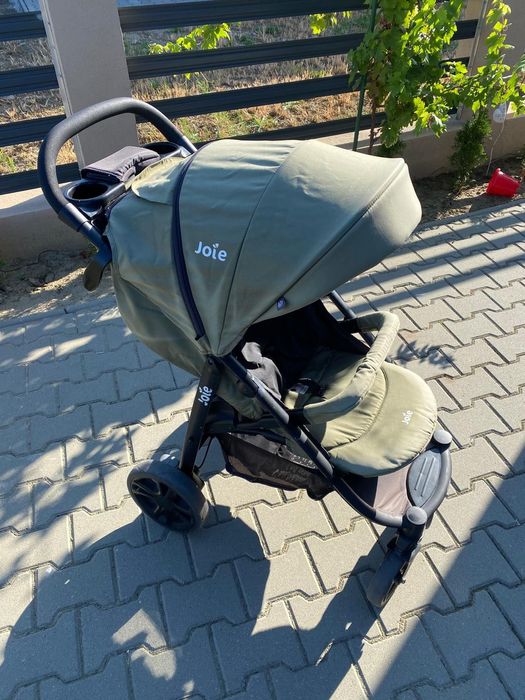 Carucior Joie + saculet iarna (cumparat separat), stare foarte buna