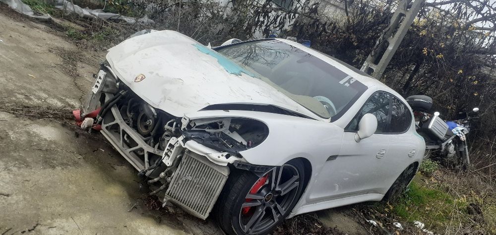 Porsche Panamera Avariat 4.8i 500cp