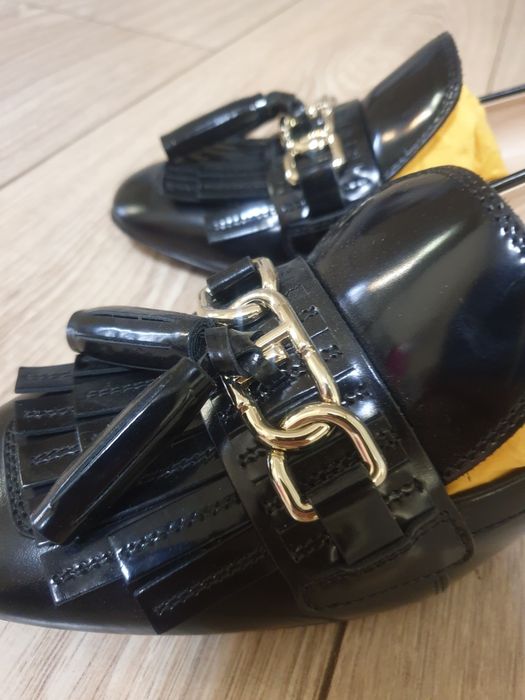 Лоферы от Tods в лаковой коже