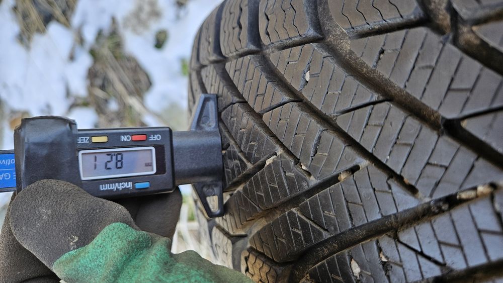 2бр като нови гуми 185 60 15 пирели