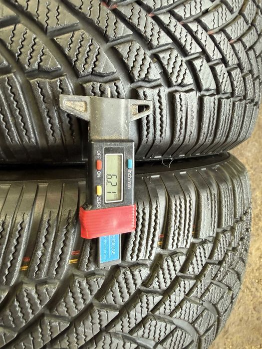 4x Anvelope iarna 215/65 R17 - Bridgestone Blizzak LM005