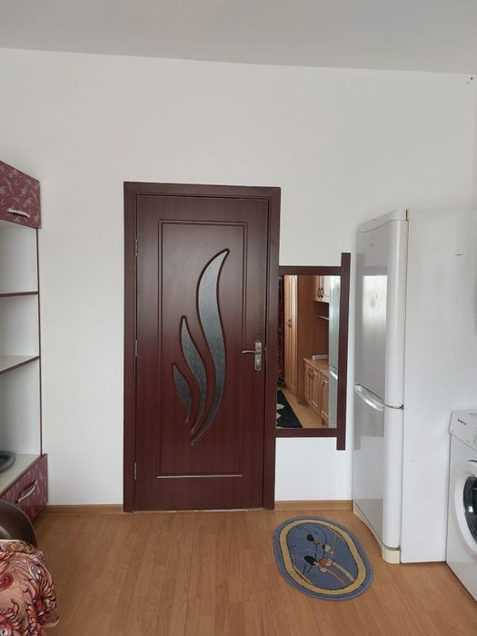 Garsonieră de închiriat- zona Tractoru