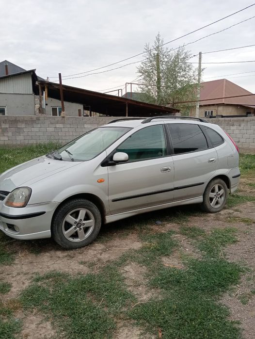 Nissan Almera tino