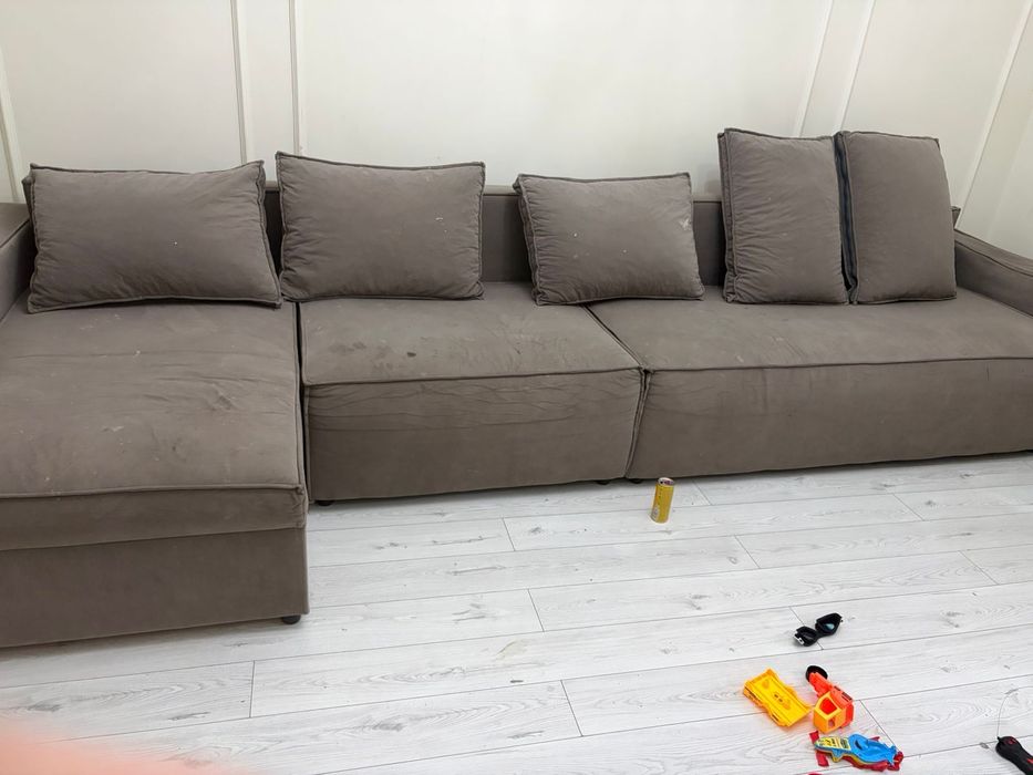 Диван  жиналмалы созылмалы.