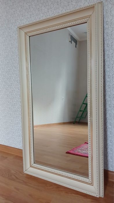 Зеркало длинное красивое