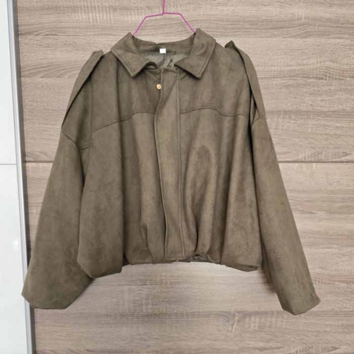 Тъмно зелено яке