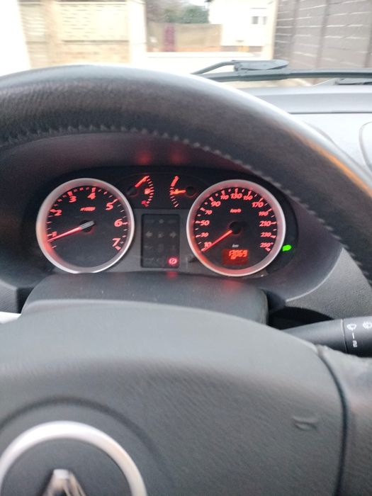 De vanzare Renault Symbol 1,2 benzina  an 2010