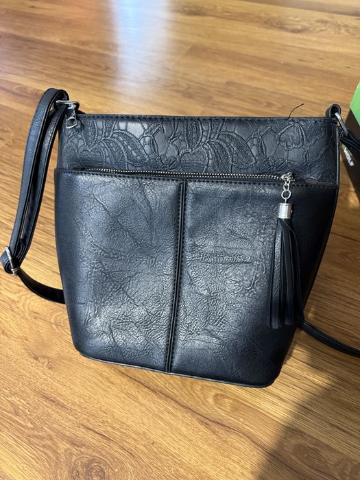 Дамска черна чанта