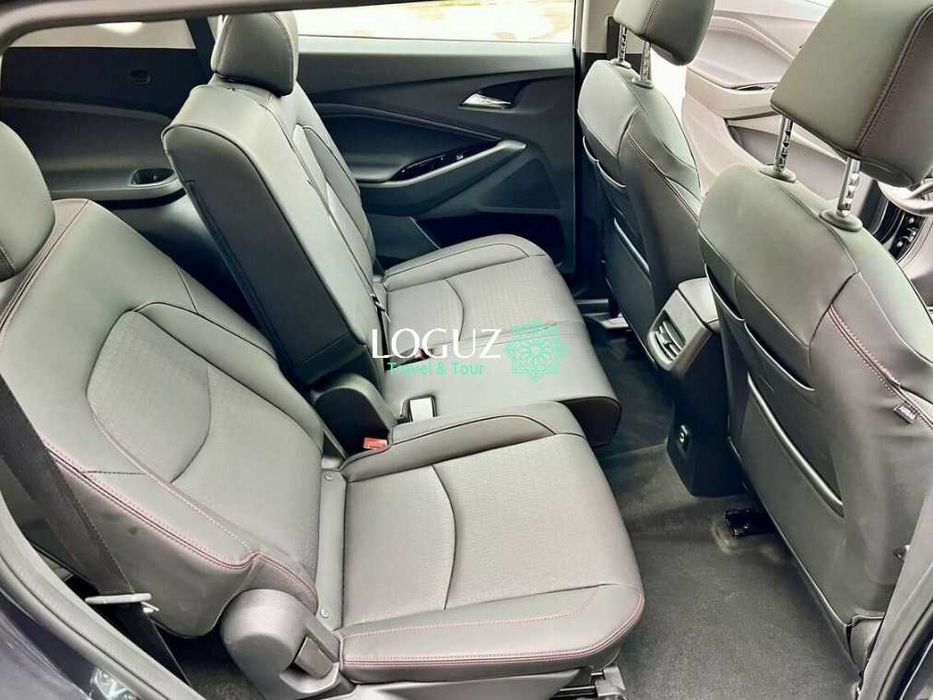 Кроссовер с большим багажом для поездок по городу, межгороду и загород