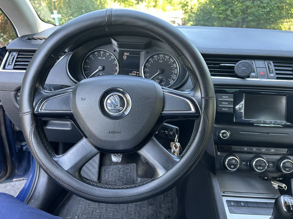 Vand sau schimb skoda octavia 3