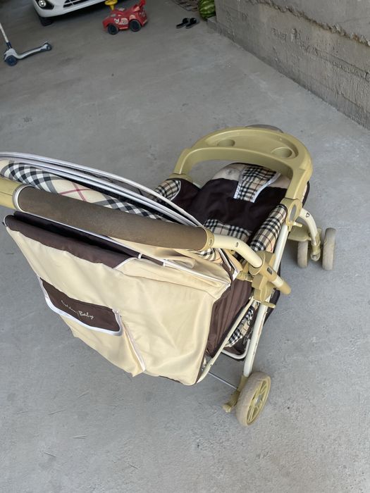 Коляска сотилади жуда яхши холатда