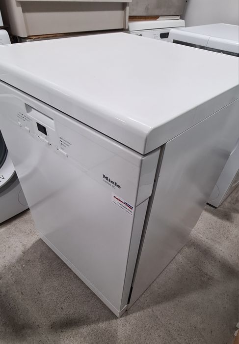 КАТО НОВА Свободностояща  Съдомиялна 60см Miele  14к-та А+++