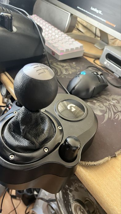 Logitech g29 + shifter волан за игра