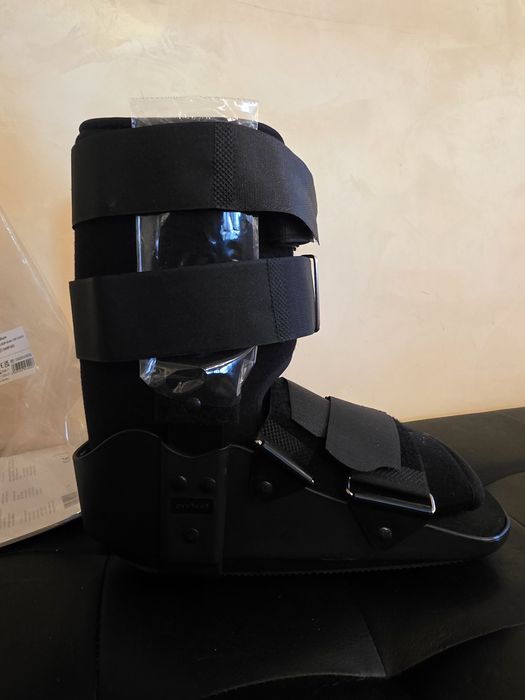 Постоперативна ортеза за подбедрица