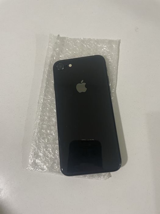 Iphone 8 black .64 Gb