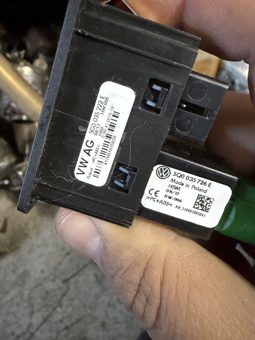 Usb aux конектор Audi A3 A4 A5 Q3 Vw passat 8 golf Carplay 5Q0035726