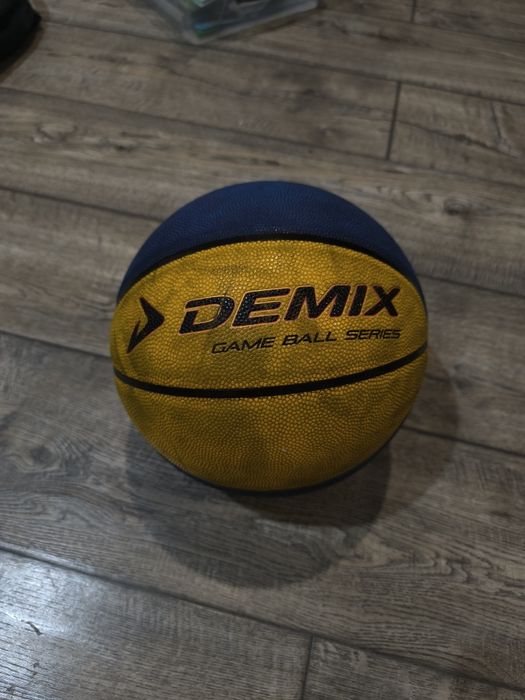 Баскетбольный мяч
