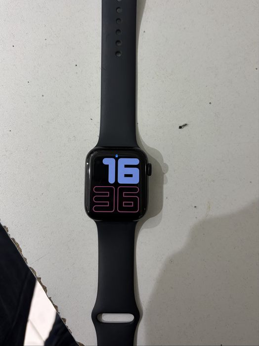 Apple watch se2 mm44  akb 100%
