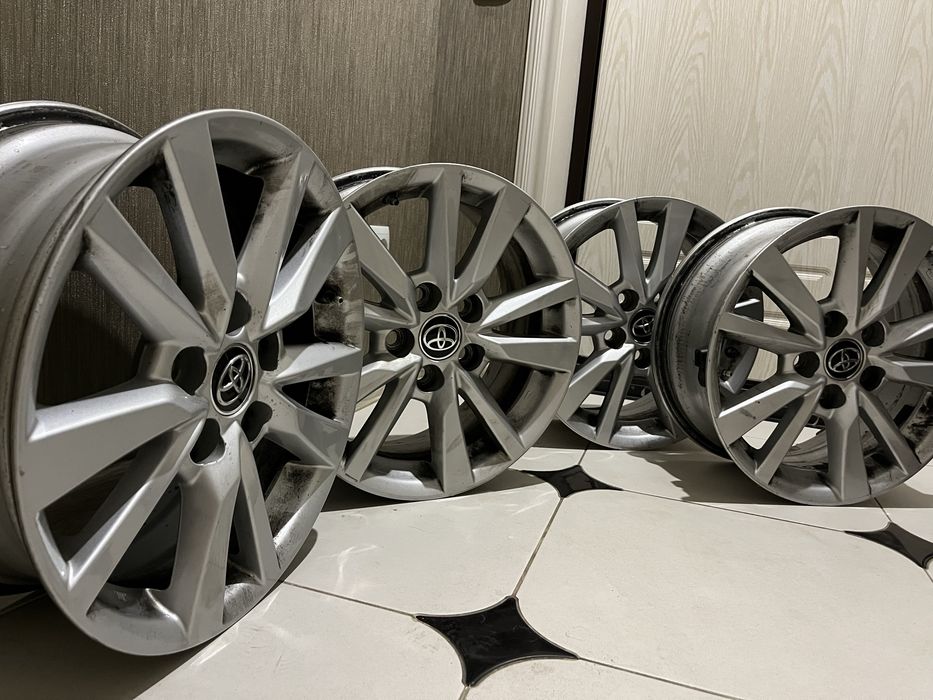 Продам оригинал диск toyota r16