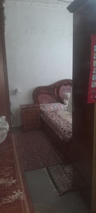 Uy sotiladi .  Продаётся участок.
