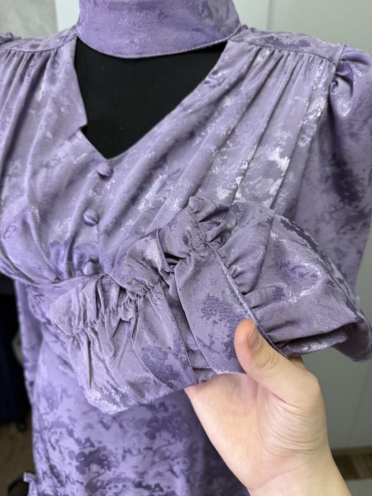 Платье с вырезом