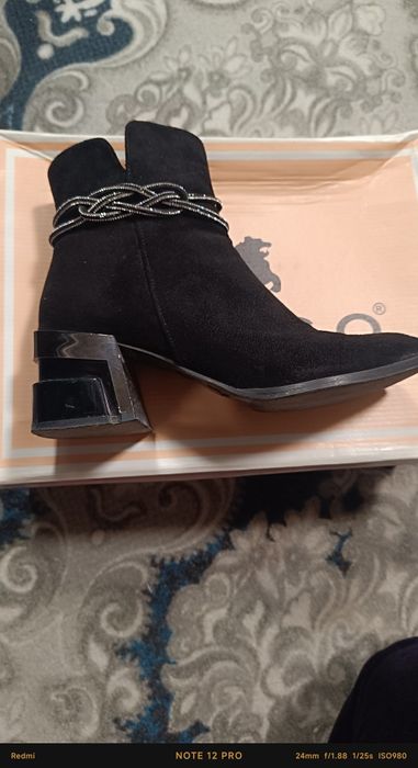 Ayollar Oyoq kiyimi, etik