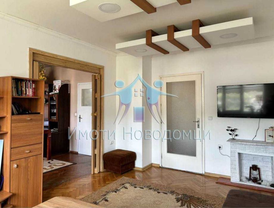 Продава се Четиристаен апартамент в Шумен, Пазара - 103 кв.м за 926 €/кв.м - Снимка #1