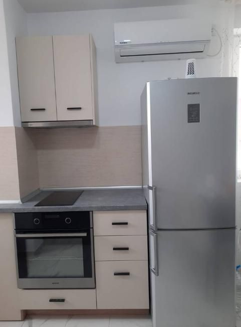 Дава се под наем Тристаен апартамент в Пловдив, Въстанически - 92 кв.м за 550 € - Снимка #3